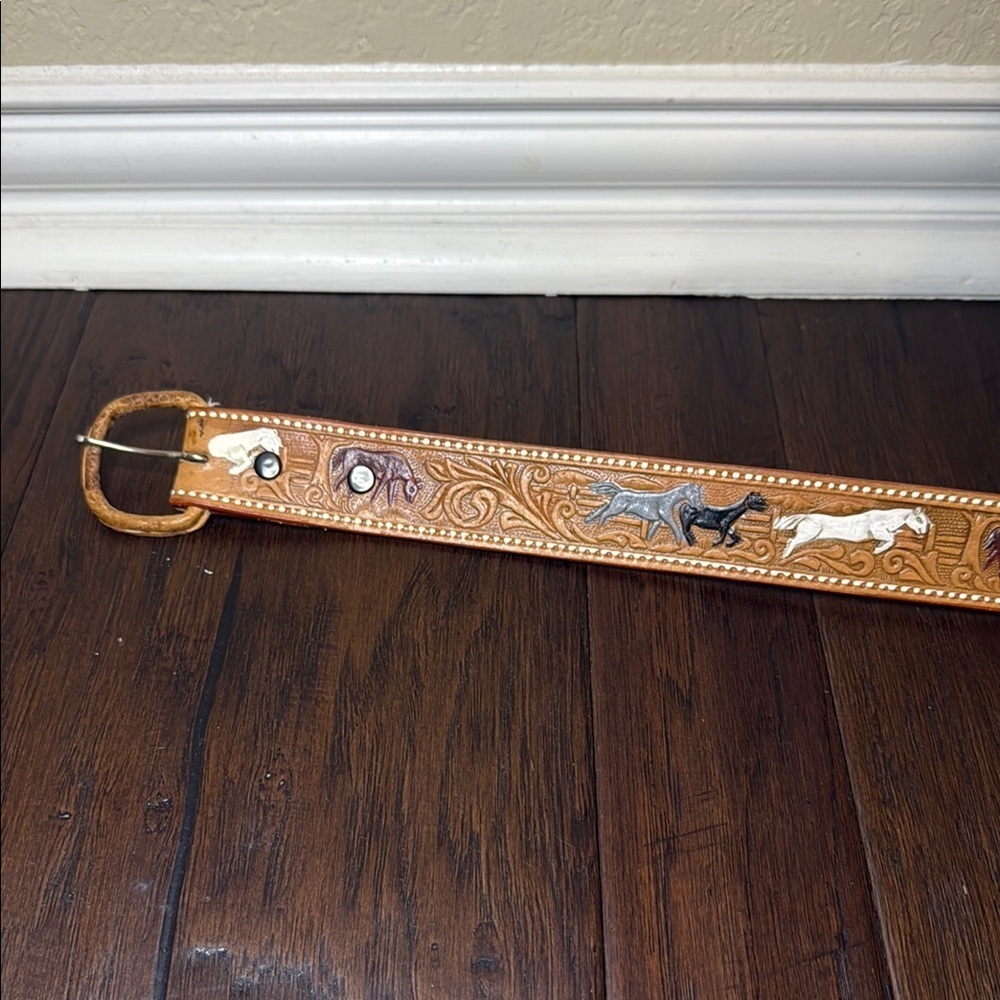Brown Men’s Leather Tooled Belt with Animal Horse Design Sz 40 - Picture 4 of 8